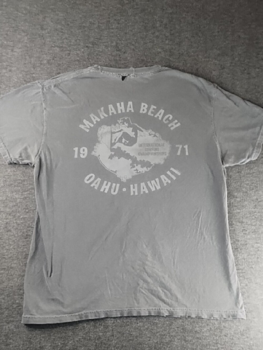 Malibu Short-Sleeve Crewneck Tee in Light Gray